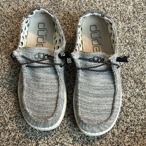 Women’s Wendy hey dudes, light gray, women’s size US 9